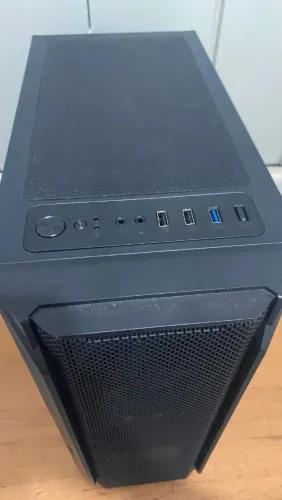 Vende-se Gabinete, sede,  jogo de ps4, colher refrigerador de processador. 