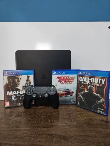 PS4 SLIM 1TB + 3Jogos