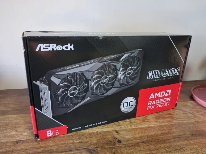 Placa de video RX 7600 Asrock Challenger PRO (NOVA LACRADA)