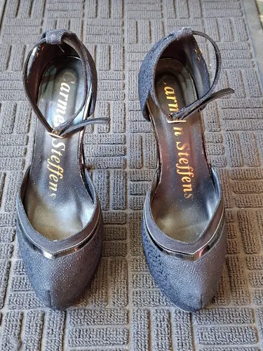 Salto alto Carmen Steffens