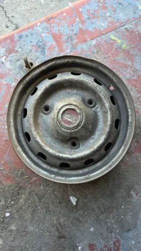 01 roda aro 13 do Ford Corcel I