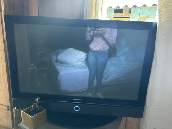 Vendo tv Samsung antiga, vai junto com o aparelho da intelbras