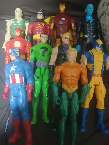 Kit bonecos Marvel
