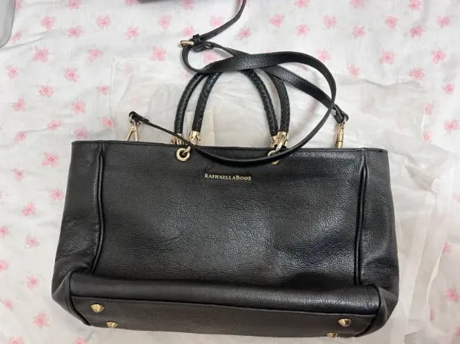 Bolsa Tiracolo Couro: Raphaella Booz - Cor preta - como nova