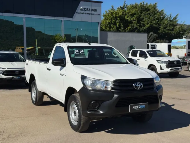 Toyota Hilux CS 4X4 2.8 TDI Diesel Mec. 2022