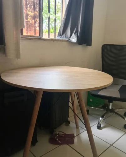 Mesa de jantar/ sala redonda