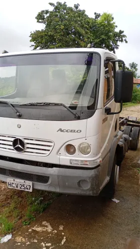 Vendo Mercedes accelo 715cc