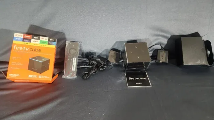 Amazon Fire TV Cube ( 2 Geração), zero na caixa