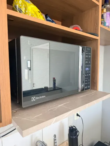Microondas Electrolux 23L