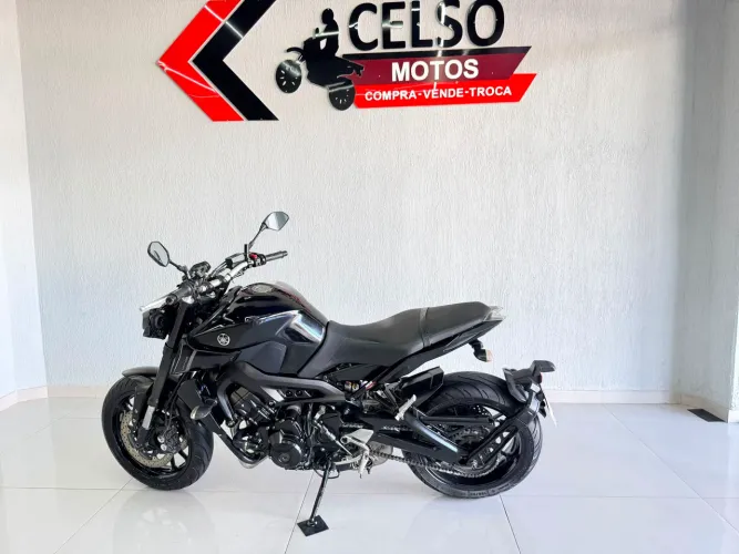 MT09 2025 ABS c/31.000km Único Dono! Financio 48x