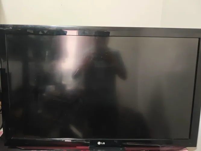 Tv LG 42 polegadas - 42LD460 (liga e desliga)
