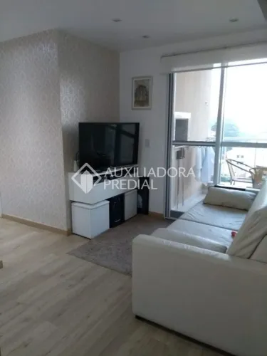 Apartamento impecável, semi mobiliado de 2 dormitórios