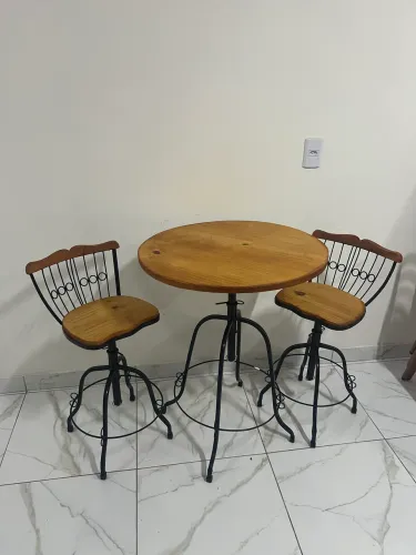 Conjunto de cadeiras rústicas para área de lazer