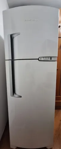 Geladeira Brastemp Clean Frost Free - 352 Litros (BRM39EB)