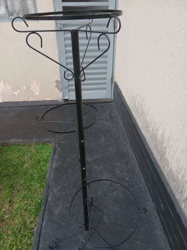 Suporte para vasos de flores .
