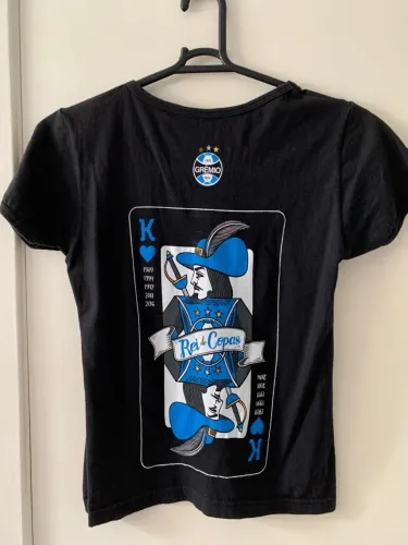 Camiseta do Grêmio ?Rei de Copas - Pentacampeão Copa do Brasil 2016?.