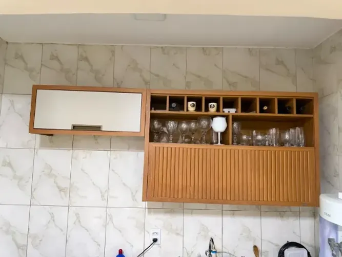 Armário Aéreo 1 Porta Bascula Ripado + Armário Geladeira 1 Porta Basculante