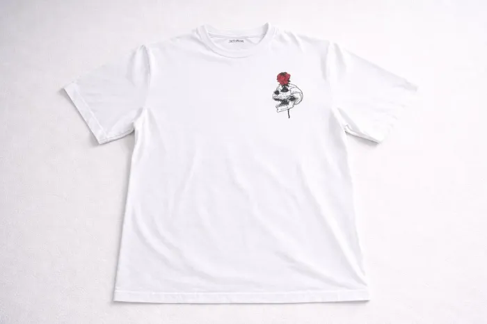 Camiseta Branca Oversized G Estampa Minimalista Caveira