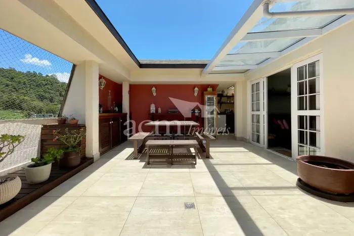 Duplex para aluguel com 205 metros quadrados com 4 quartos em Itaipava - Petrópolis - RJ