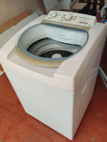 Vende-se máquina de lavar Brastemp 11kg funcionando perfeitamente.Ja entregamos !!