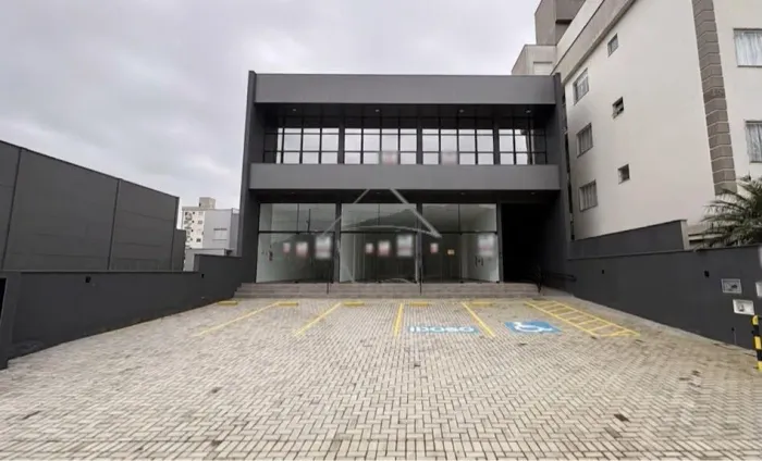 Sala comercial para locação com vitrine no bairro Amizade - Jaraguá do Sul