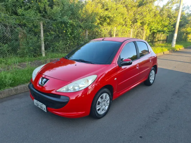 Peugeot 207 XR 1.4 Flex 8V 5P 2010