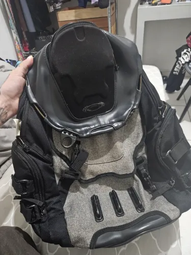 Mochila oakley bathroom