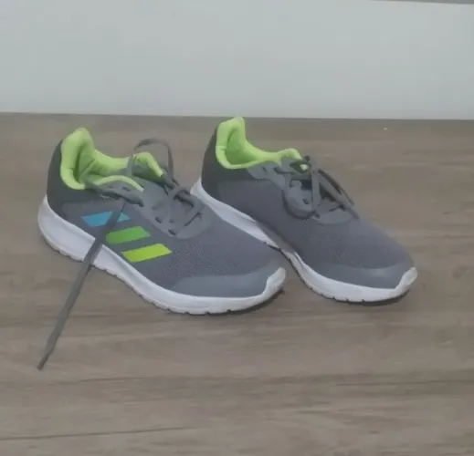 Tenis Adidas nº 32