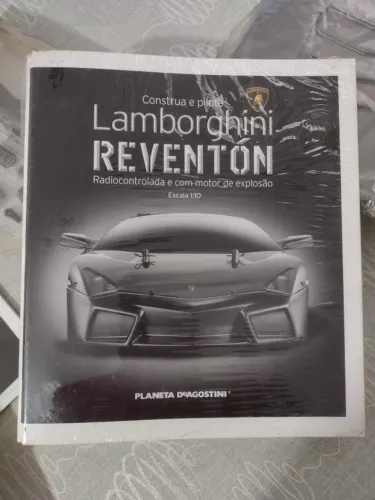 Lamborghini Reventón RC com emissor - Completo para montar - Planeta DeAgostini