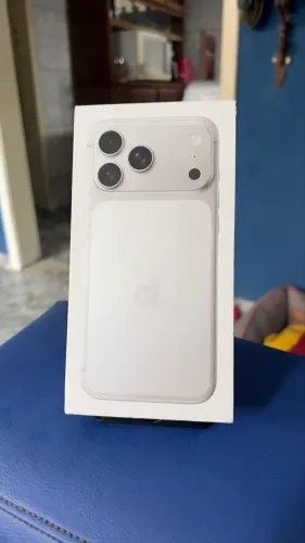 iPhone 17 Pro Max - 256GB - Prata