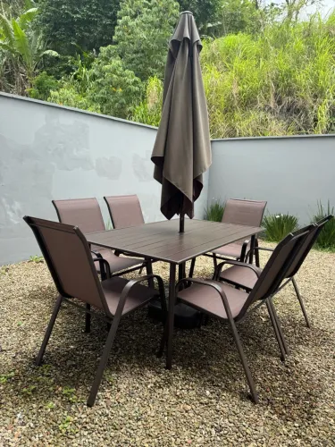 CONJUNTO OMBRELONE+MESA+CADEIRAS