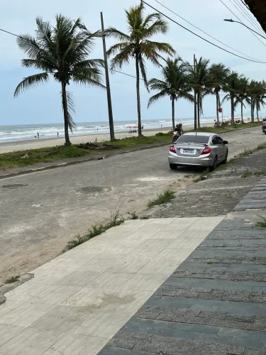 Casa Frente Mar em Mongaguá | Piscina, Churrasqueira, Karaokê | Até 15 Pessoas