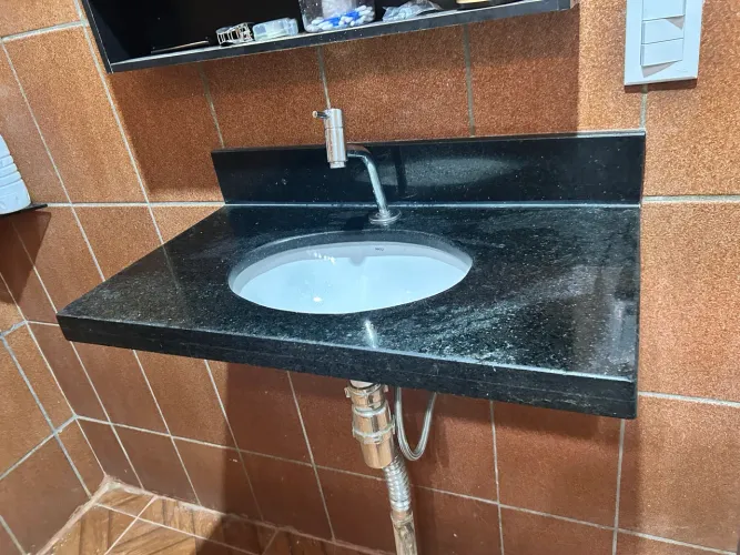 Vende-se pia de mármore com Cuba