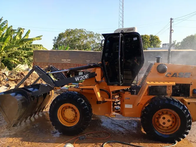 PÁ CARREGADEIRA W.20-E