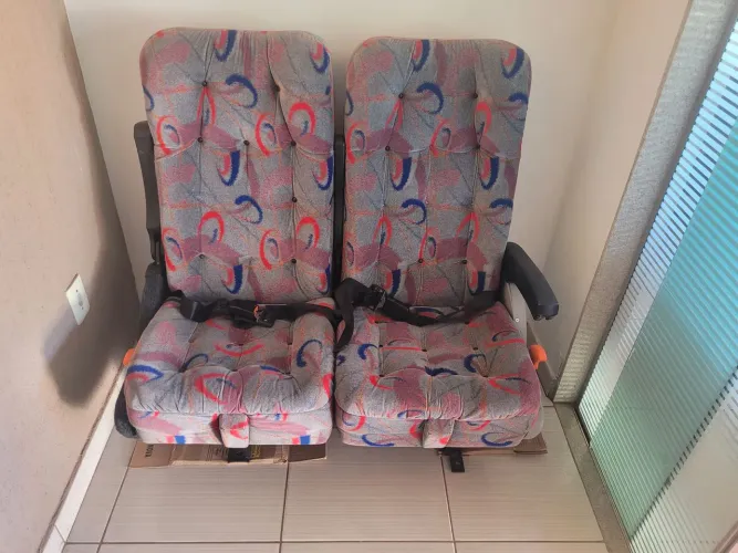 Banco para Vans e Ônibus reclinável 