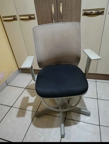 Cadeira para escritório usada