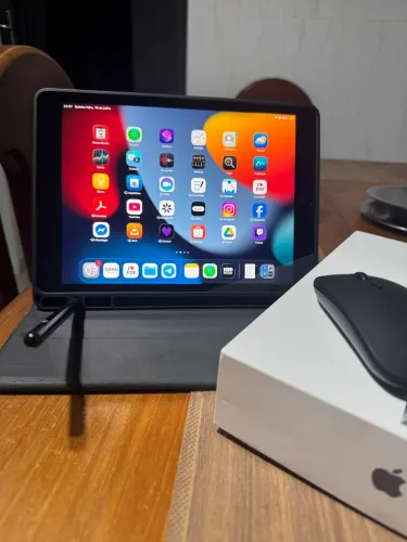 iPad 9ª Geração 64GB Wi-Fi + Teclado Bluetooth, Mouse, Caneta WB e Capa |