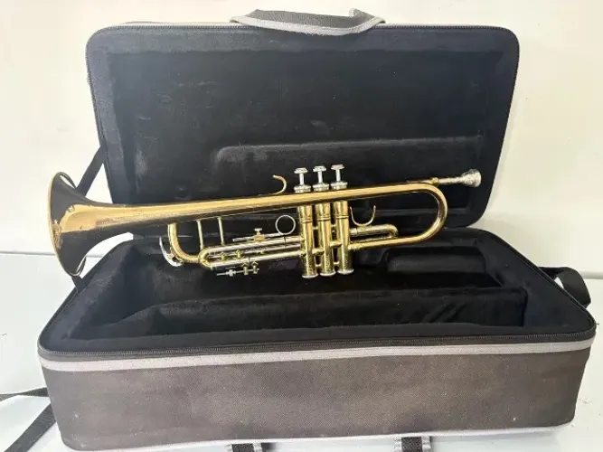 Trompete Quasar Qtr304 Dourado Estojo Usado