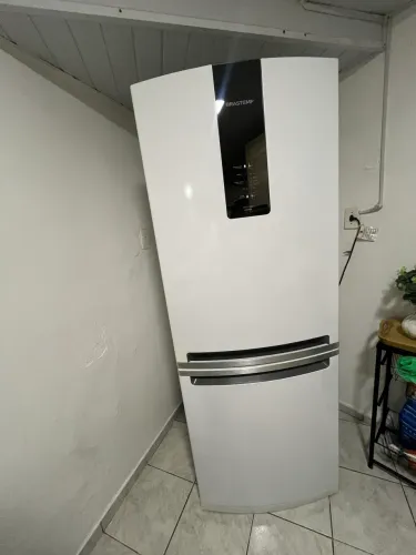 Geladeira Electrolux frost free inverter 490L
