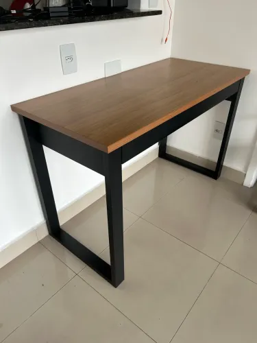 Escrivaninha/ Mesa de escritório