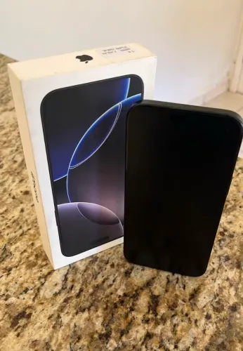 iPhone 16 pro Max 256gb Preto.