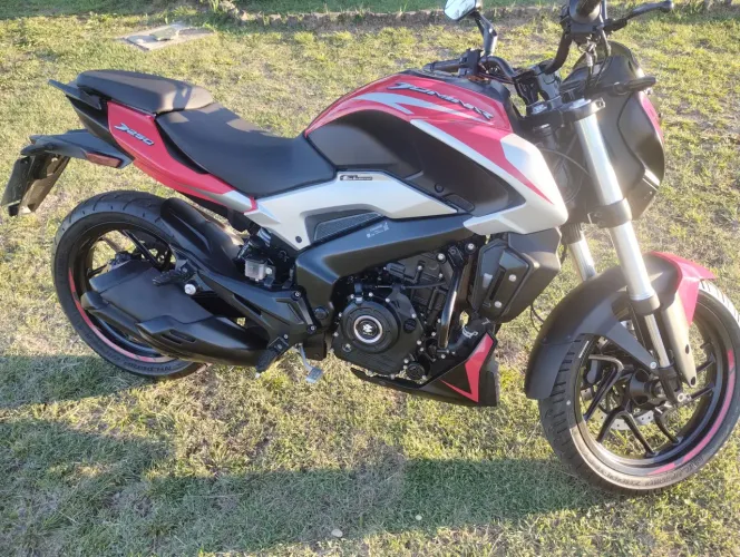 Moto - Bajaj Dominar 250
