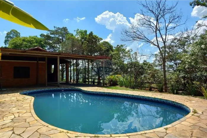 Granja com Piscina e Área Gourmet em Terreno de 1.796 m² nas Chácaras Paço Del Rey