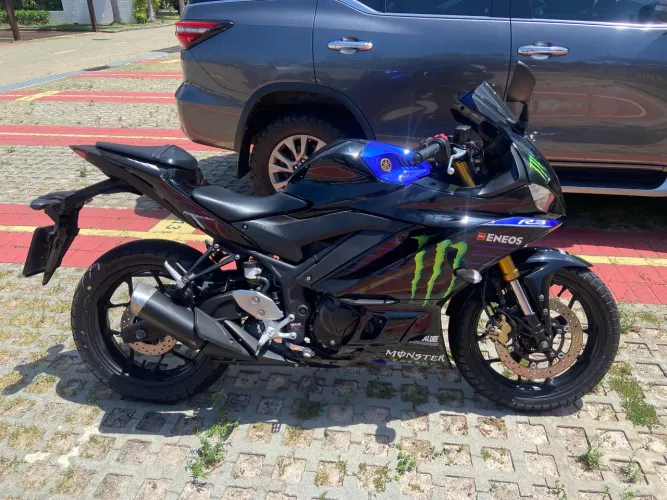 MOTO YAMAHA R3 MONSTER 321 cilindradas