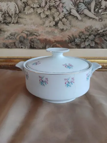 Sopeira em porcelana Real (defeito)