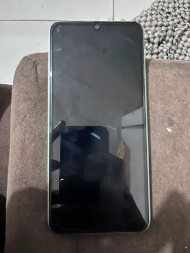 celular xiaomi redmi 13c 256gb tela com defeito está mexendo sozinho troco no ps2