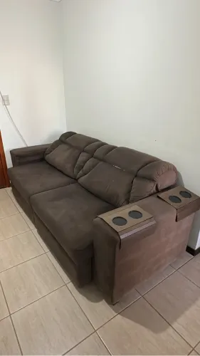 Sofá retrátil e reclinável