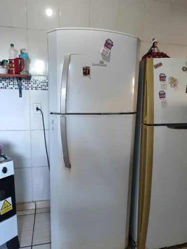 GELADEIRA À VENDA