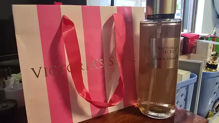 COM SACOLA VICTORIA SECRET BARE VANILLA BODY SPLASH 250 ml NOVO