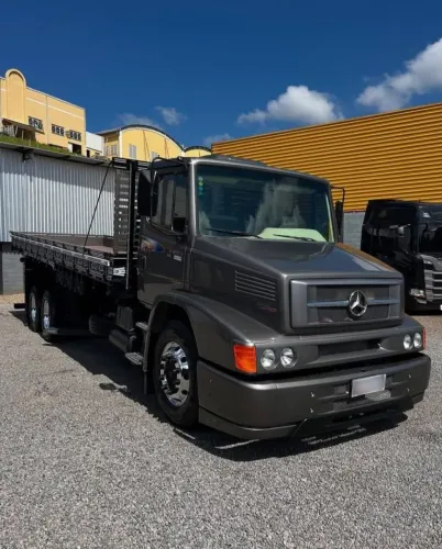 CAMINHÃO TRUCK MB 1620 CARROCERIA